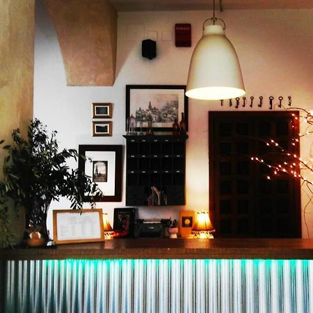 Frenteabastos Suites Cafe Hostal & Apartments 카르모나 외부 사진