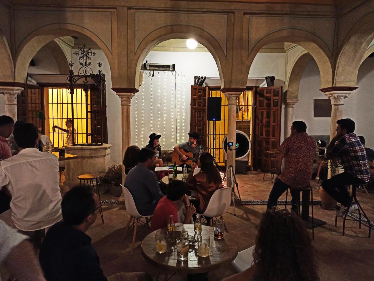 Frenteabastos Suites Cafe Hostal & Apartments 카르모나 외부 사진