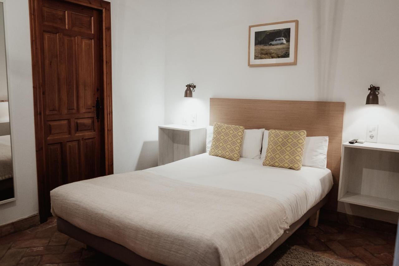 Frenteabastos Suites Cafe Hostal & Apartments 카르모나 외부 사진