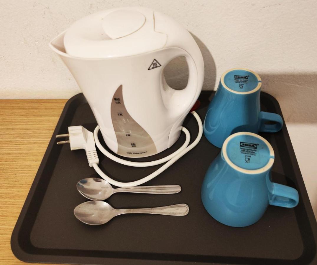 Frenteabastos Suites Cafe Hostal & Apartments 카르모나 외부 사진