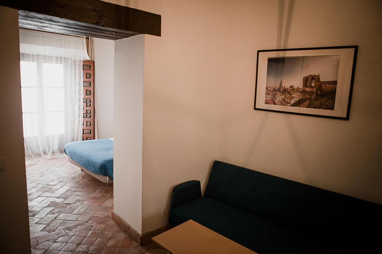 Frenteabastos Suites Cafe Hostal & Apartments 카르모나 외부 사진