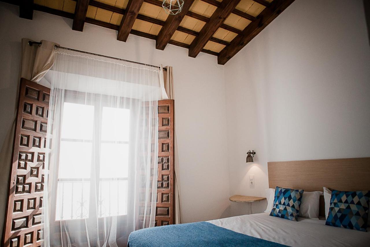 Frenteabastos Suites Cafe Hostal & Apartments 카르모나 외부 사진