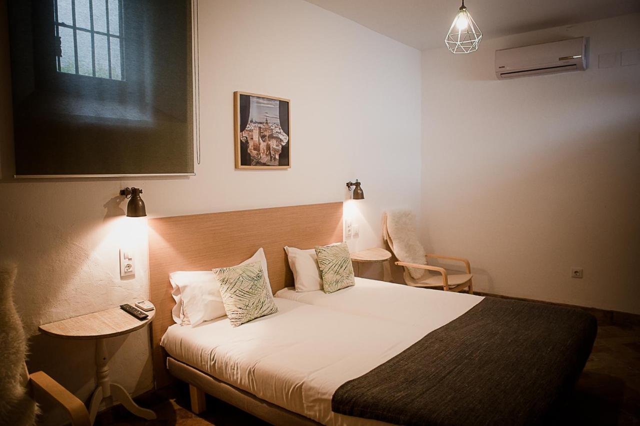 Frenteabastos Suites Cafe Hostal & Apartments 카르모나 외부 사진