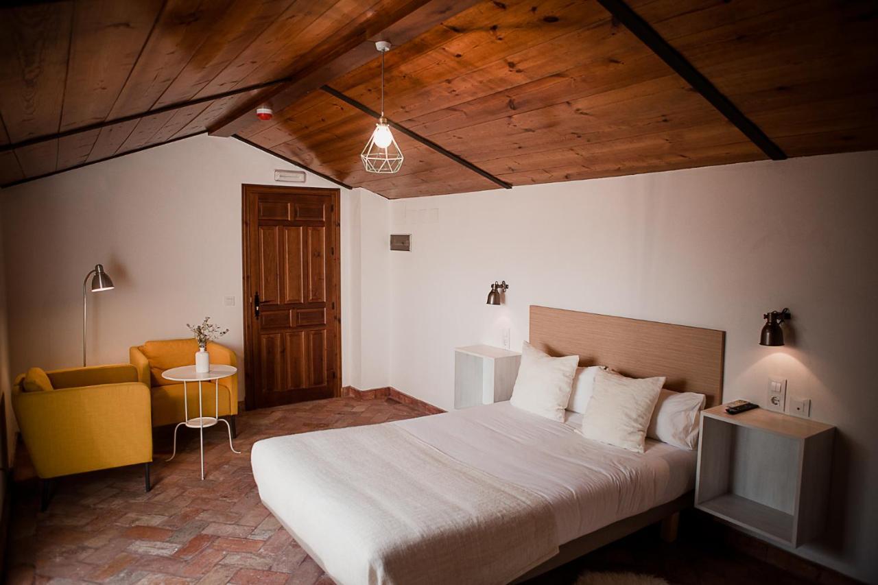 Frenteabastos Suites Cafe Hostal & Apartments 카르모나 외부 사진