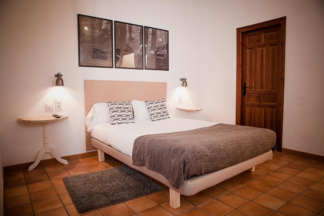 Frenteabastos Suites Cafe Hostal & Apartments 카르모나 외부 사진