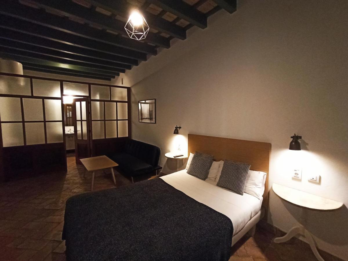 Frenteabastos Suites Cafe Hostal & Apartments 카르모나 외부 사진